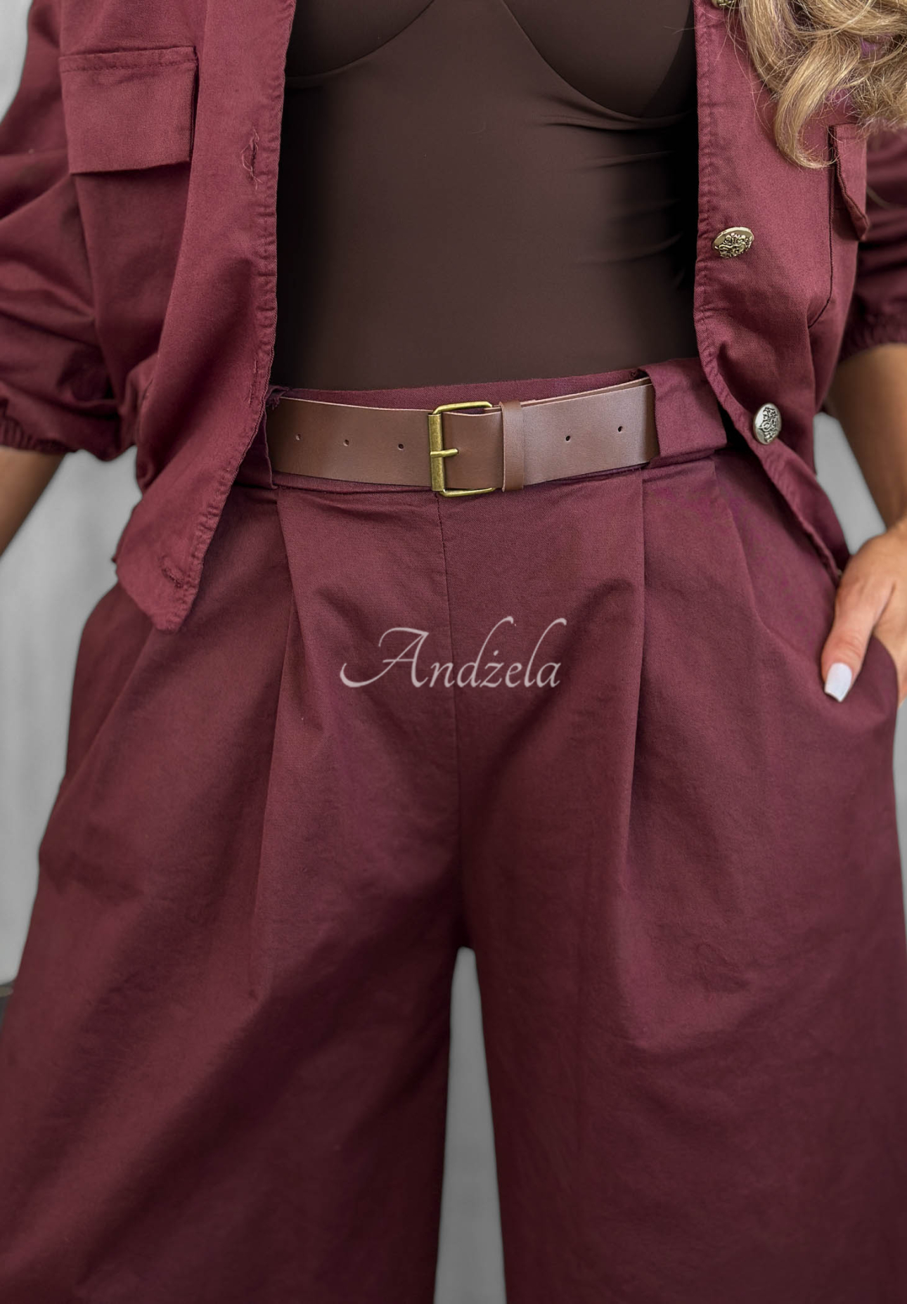 Bavlnené nohavice wide leg s opaskom Iconic Style čučoriedkové