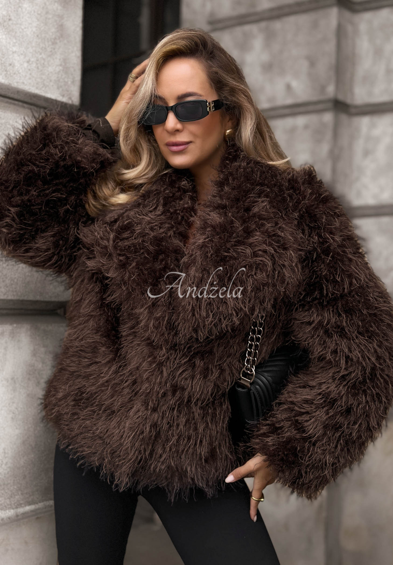 Krátky kabát kožúšok s golierom Milk Foam čokoládový