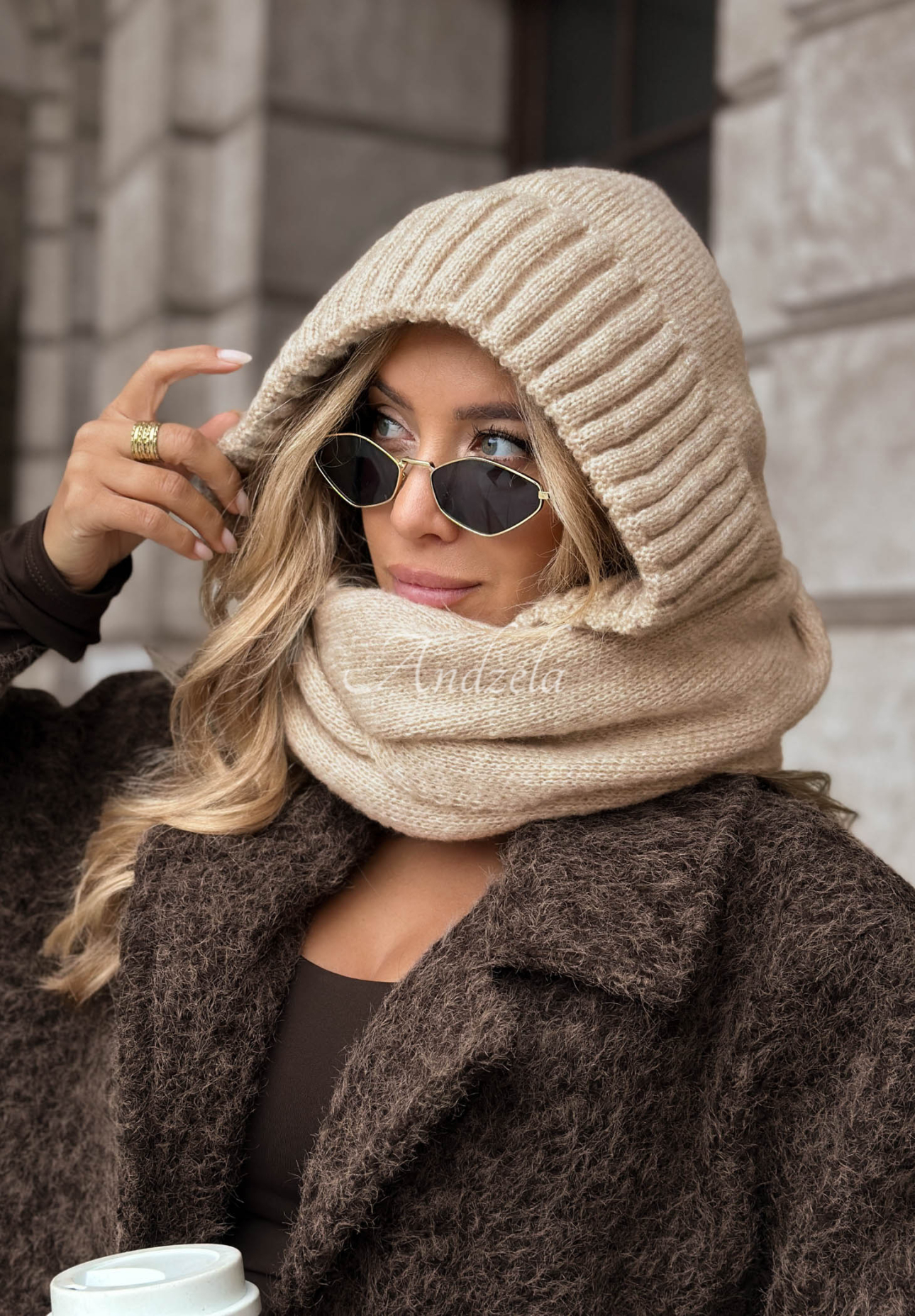 Nákrčník balaclava s viazaním Frosty Charm béžový