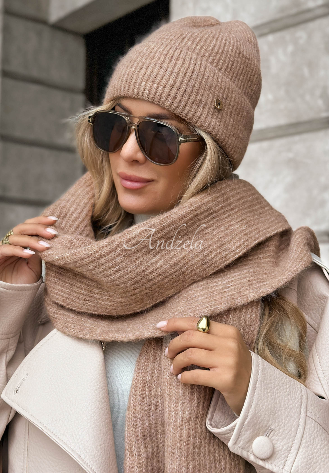 Čiapka s vlnou merino a mohérom Snowfall Charm Mokka