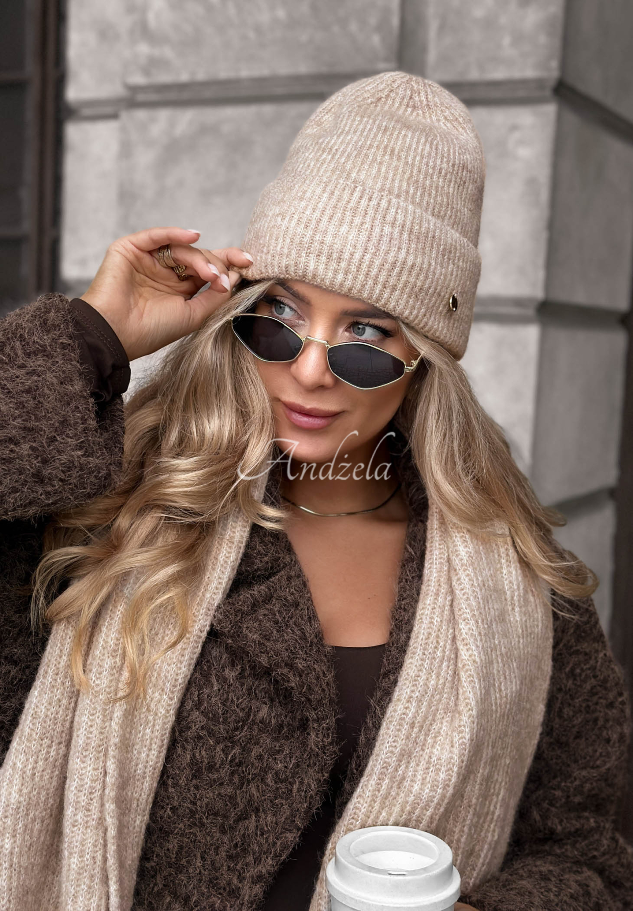 Čiapka s vlnou merino a mohérom Snowfall Charm béžová