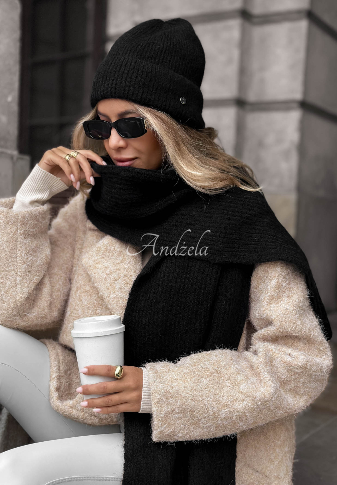 Čiapka s vlnou merino a mohérom Snowfall Charm čierna