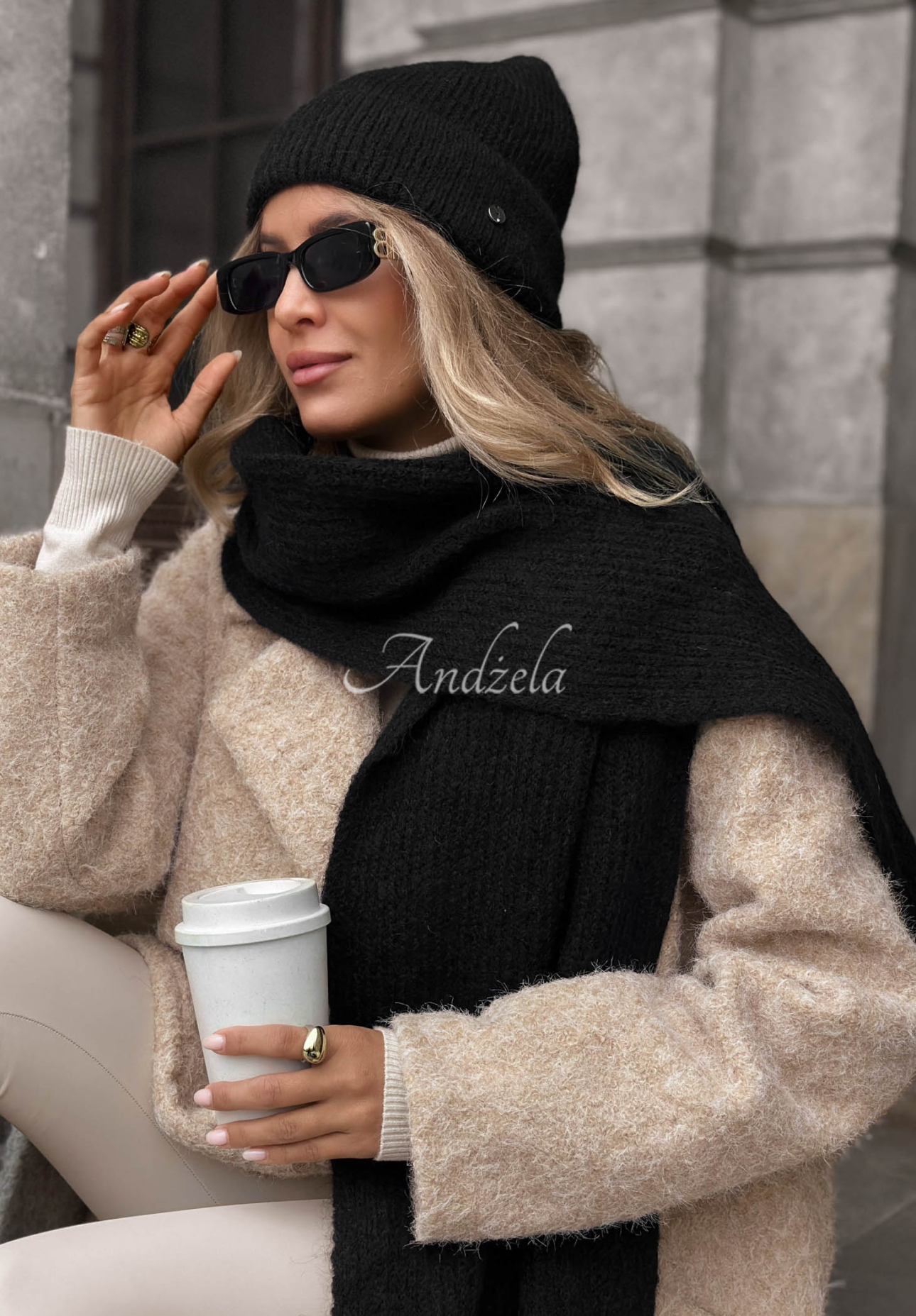 Čiapka s vlnou merino a mohérom Snowfall Charm čierna