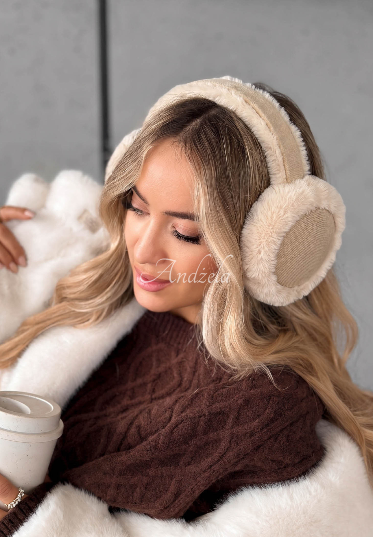 Chrániče uší s kožušinou Frosty Days béžové