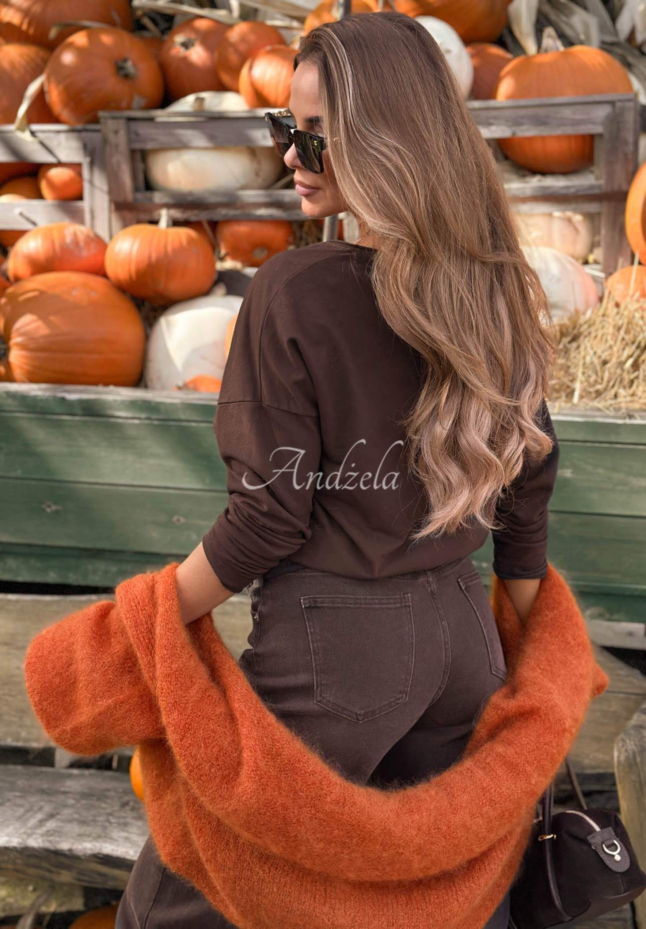 Bavlnená blúzka longsleeve s kvetinovu potlačou Autumn Sweetie čokoládová
