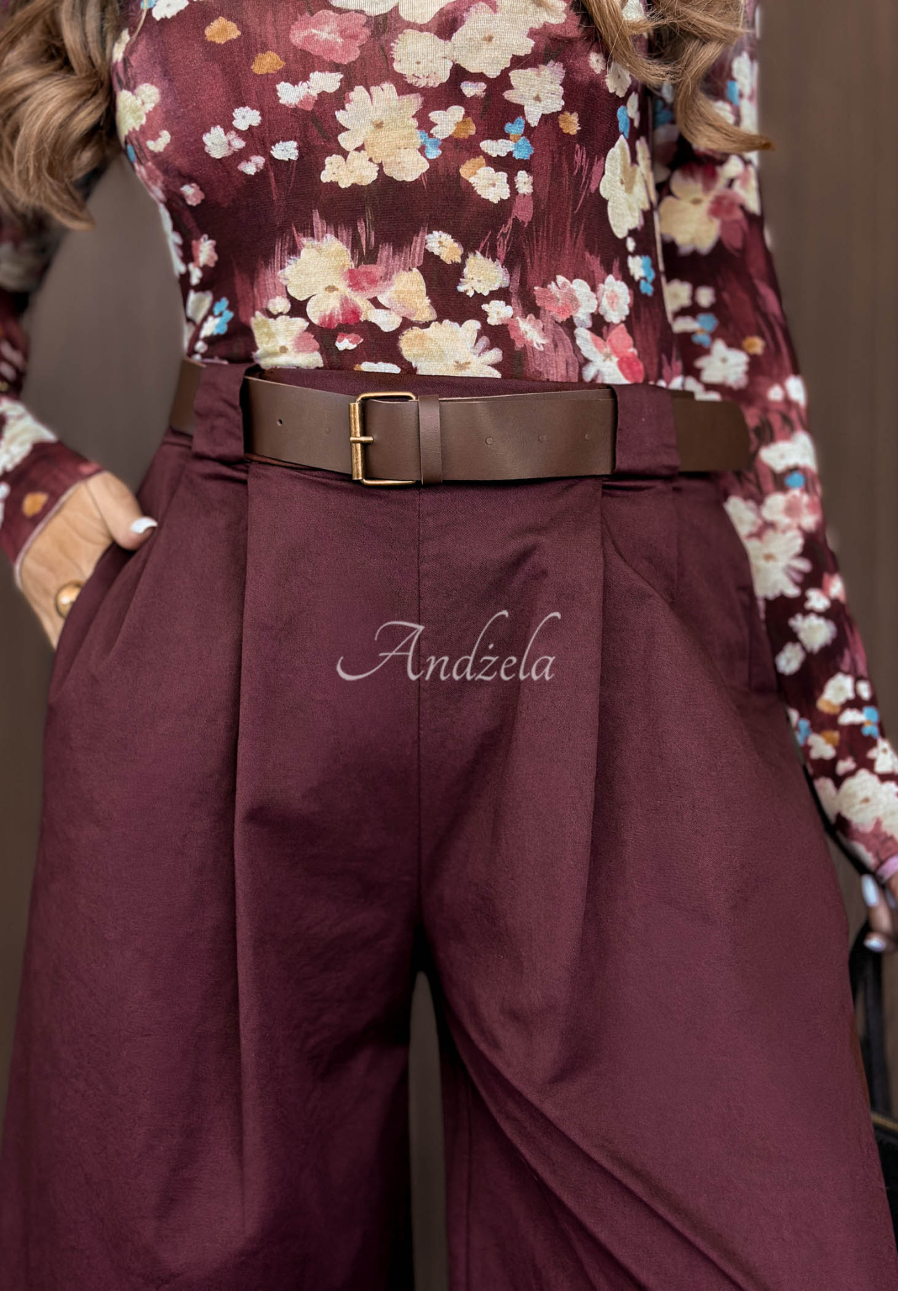 Bavlnené nohavice wide leg s opaskom Iconic Style čučoriedkové