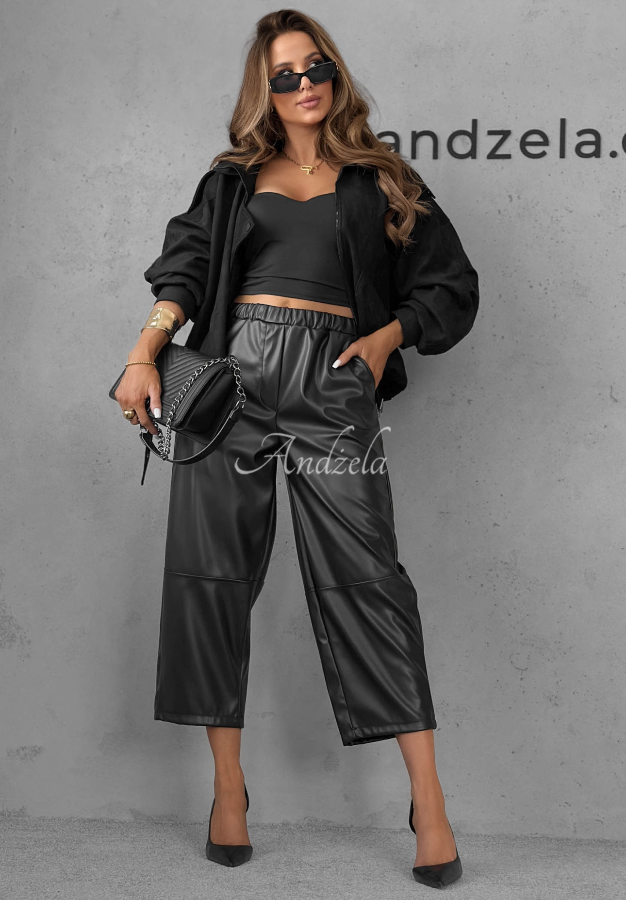Koženkové nohavice mom fit Warm Vanilla čierne