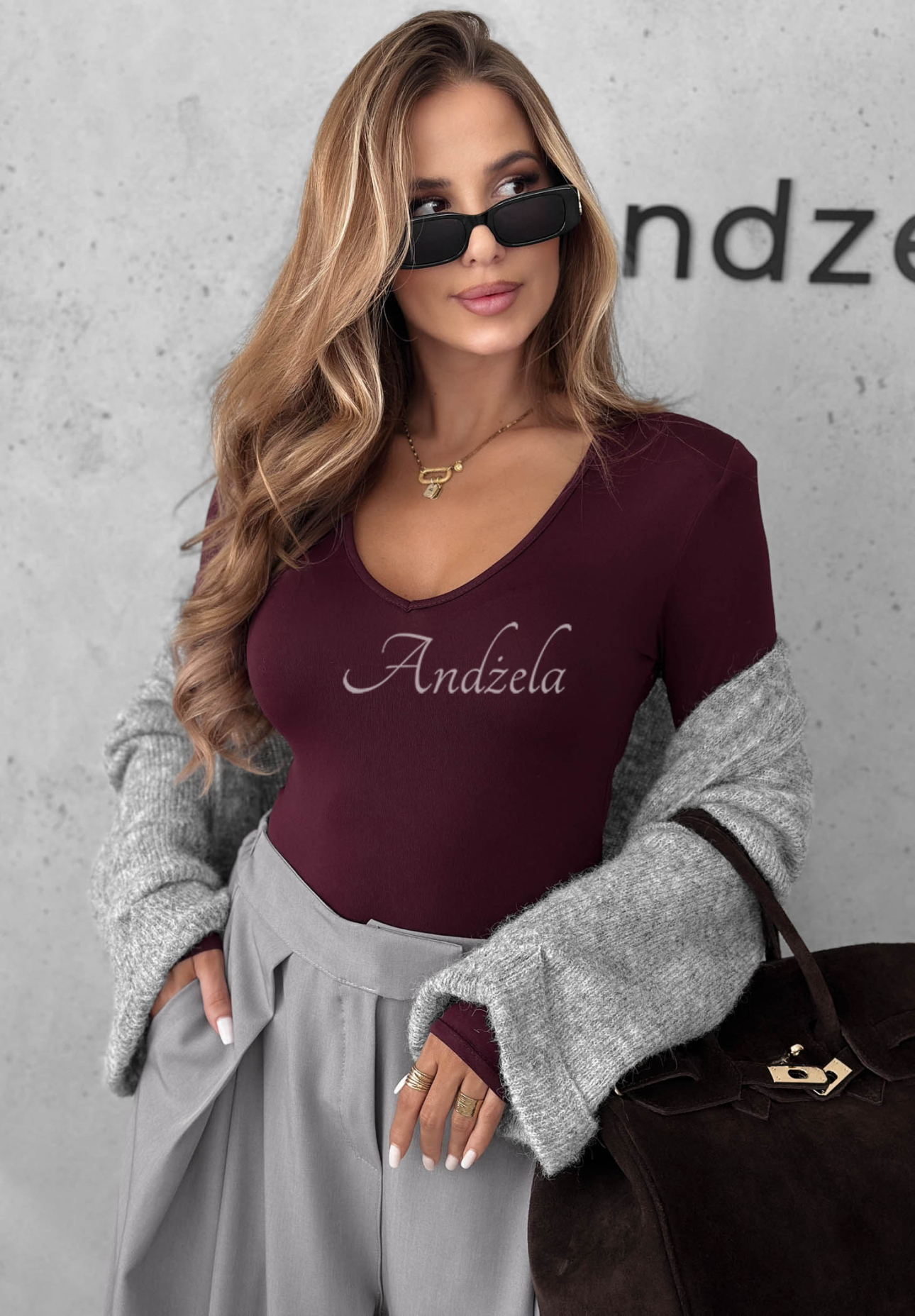 Blúzka s dlhým rukávom a výstrihom Main Girl bordová