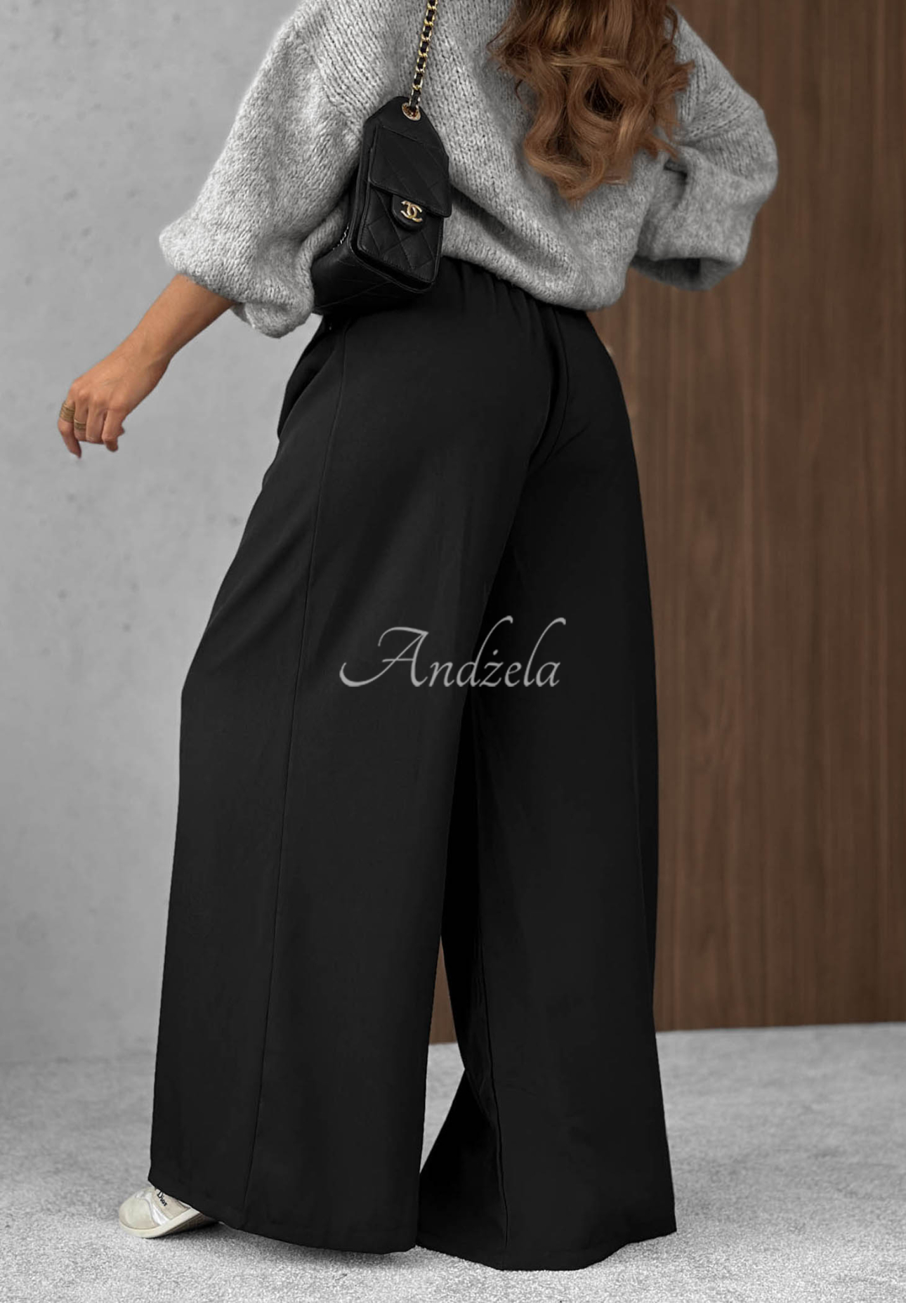 Elegantné nohavice wide leg so záložkami Timeless Poise čierne