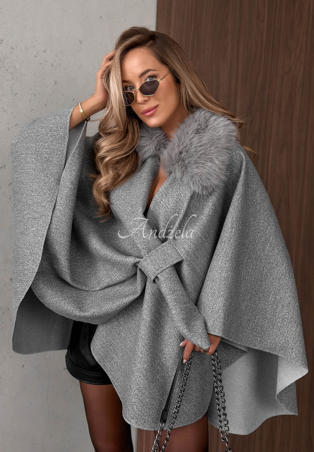 Kabát pončo s kožušinou a vlnou Feather Soft sivý