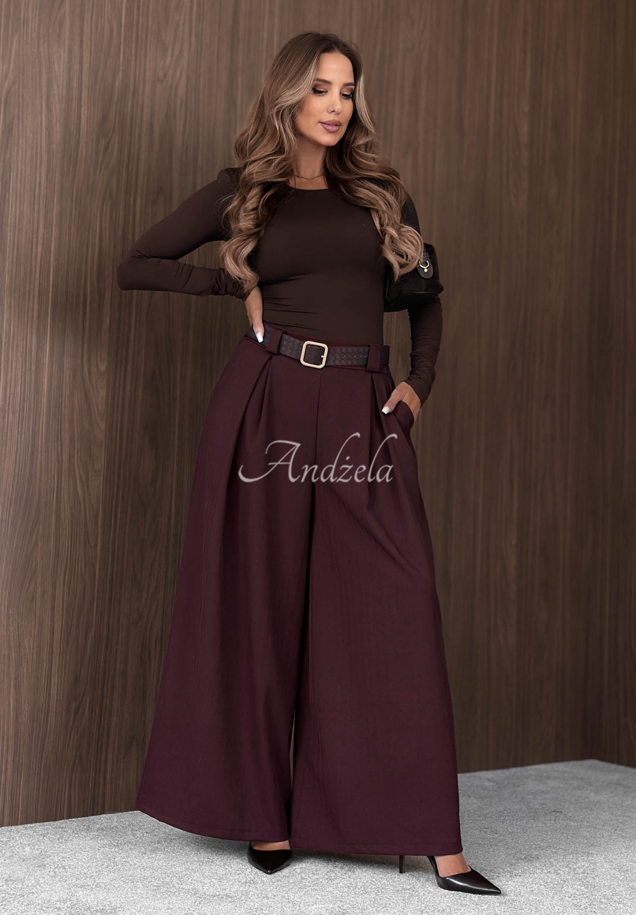 Látkové nohavice wide leg s opaskom Simple Elegance bordová
