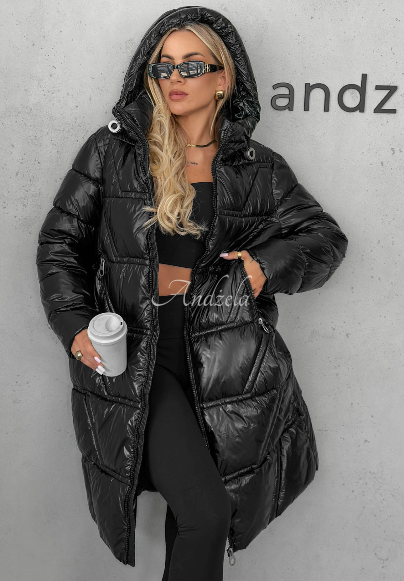 Dlhá prešívaná bunda s kapucňou Winter Mode čierna