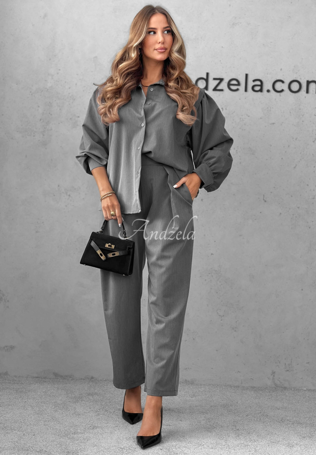 Elegantn&aacute; s&uacute;prava ko&scaron;eľa a nohavice so z&aacute;hybmi Modern Femme siv&yacute;