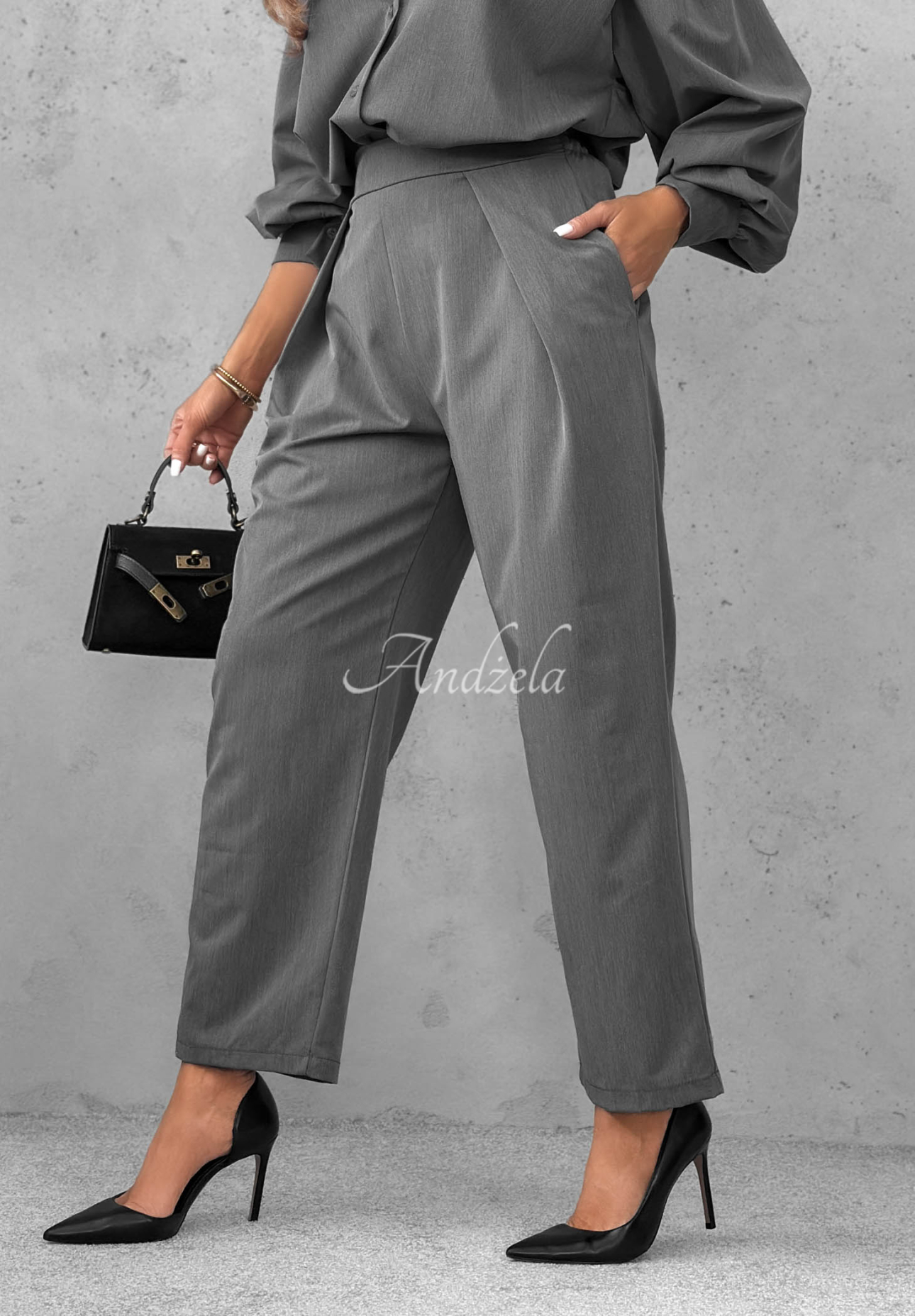 Elegantná súprava košeľa a nohavice so záhybmi Modern Femme sivý