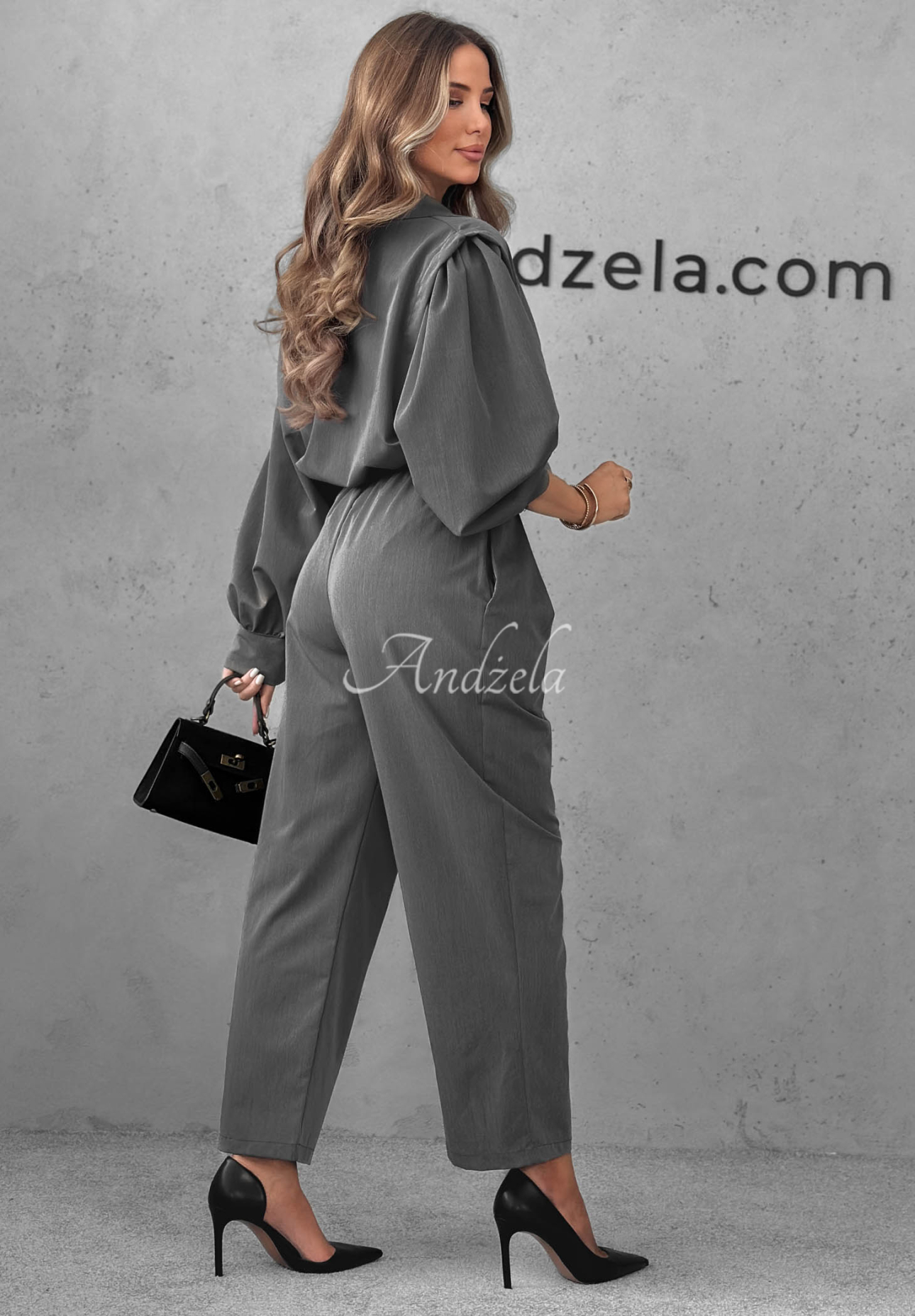 Elegantná súprava košeľa a nohavice so záhybmi Modern Femme sivý