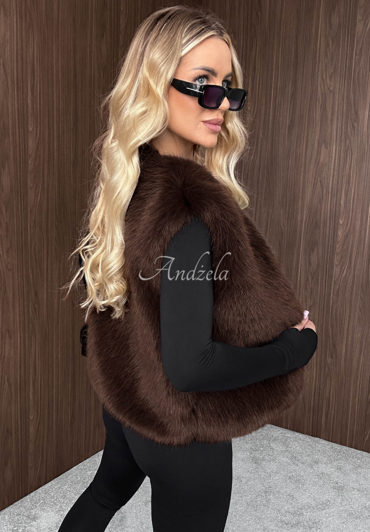 Krátka vesta kožúšok Cozy Fur čokoládová