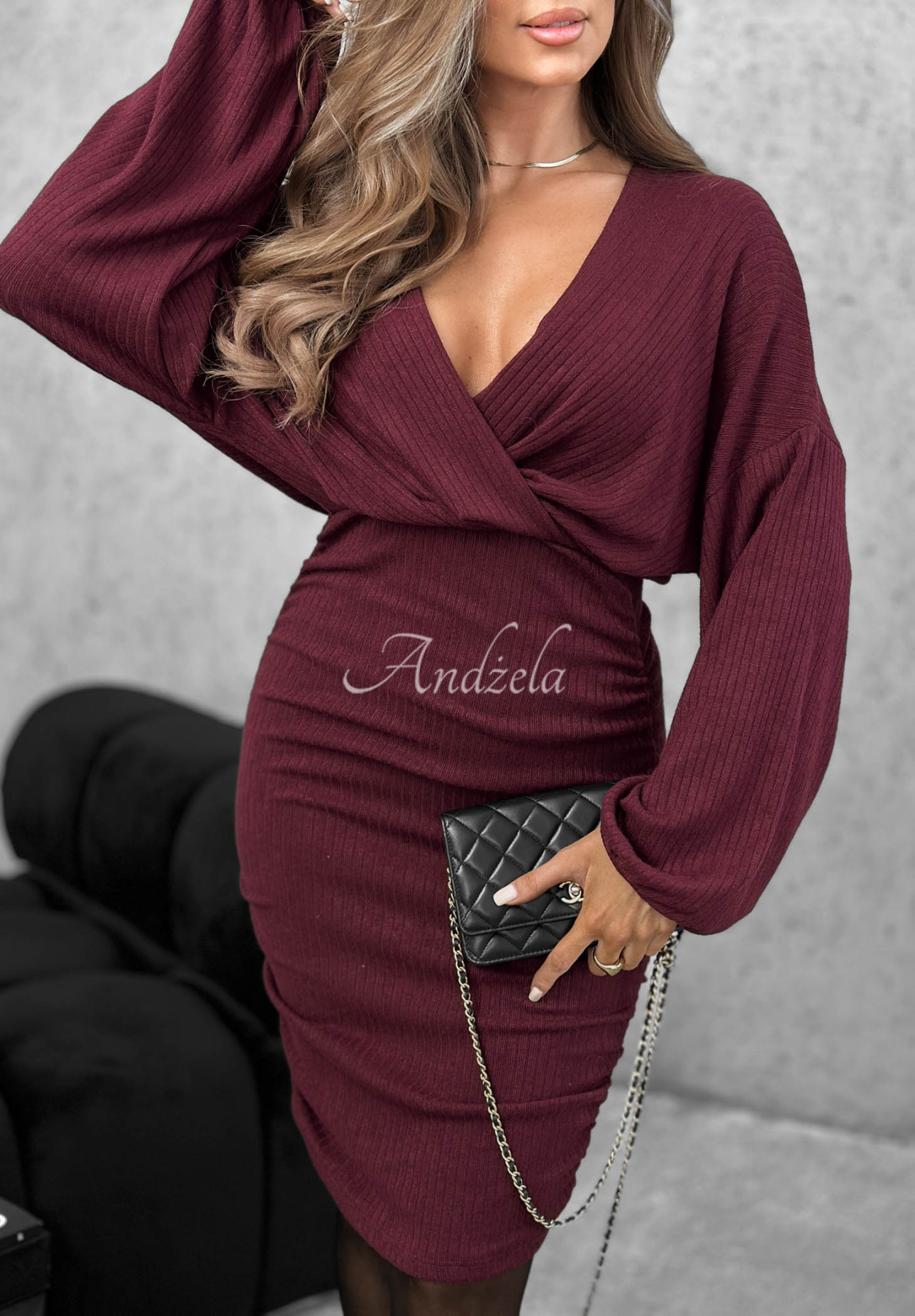 Viskózové šaty so zavinovacím výstrihom a riasením Miss Attitude bordová