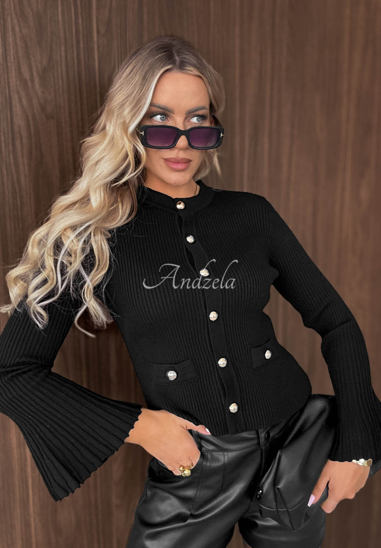 Rebraovaná blúzka longsleeve zvonček z viskózy Simple Routine čierna
