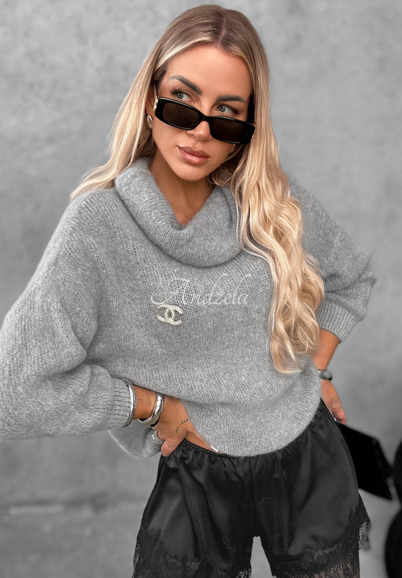 Mäkký sveter s rolákom a prímesou alpaky Lovely Cute sivý