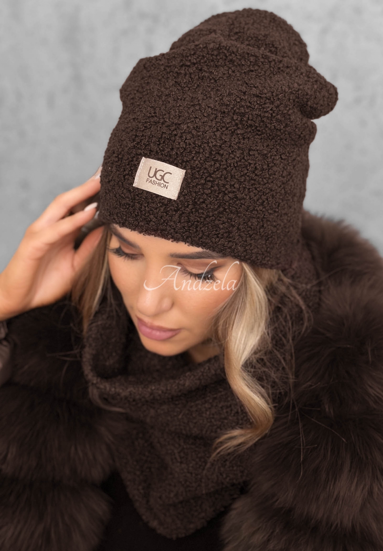 Súprava čiapka a komín s kožúškom Winter Lady čokoládový