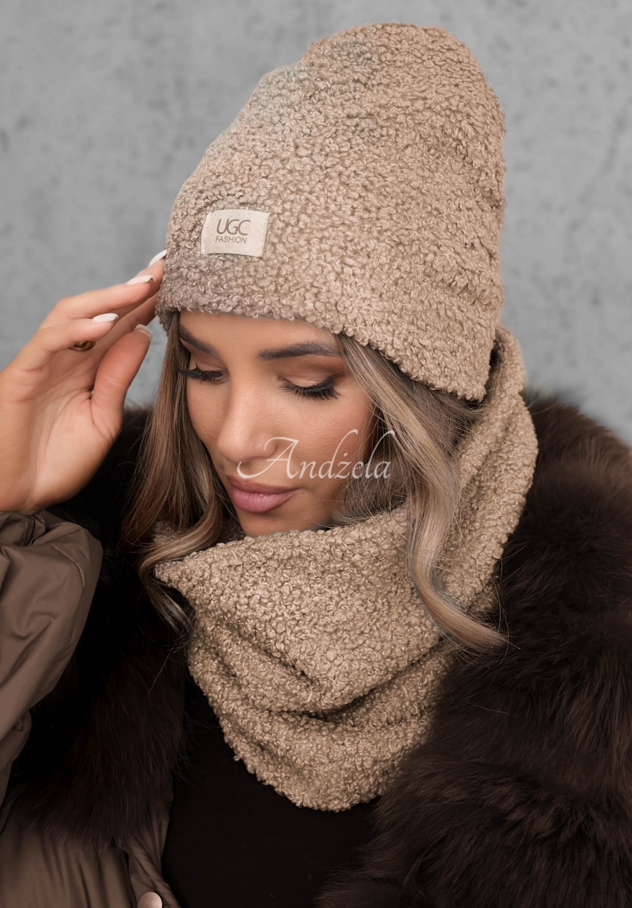 Súprava čiapka a komín s kožúškom Winter Lady béžový