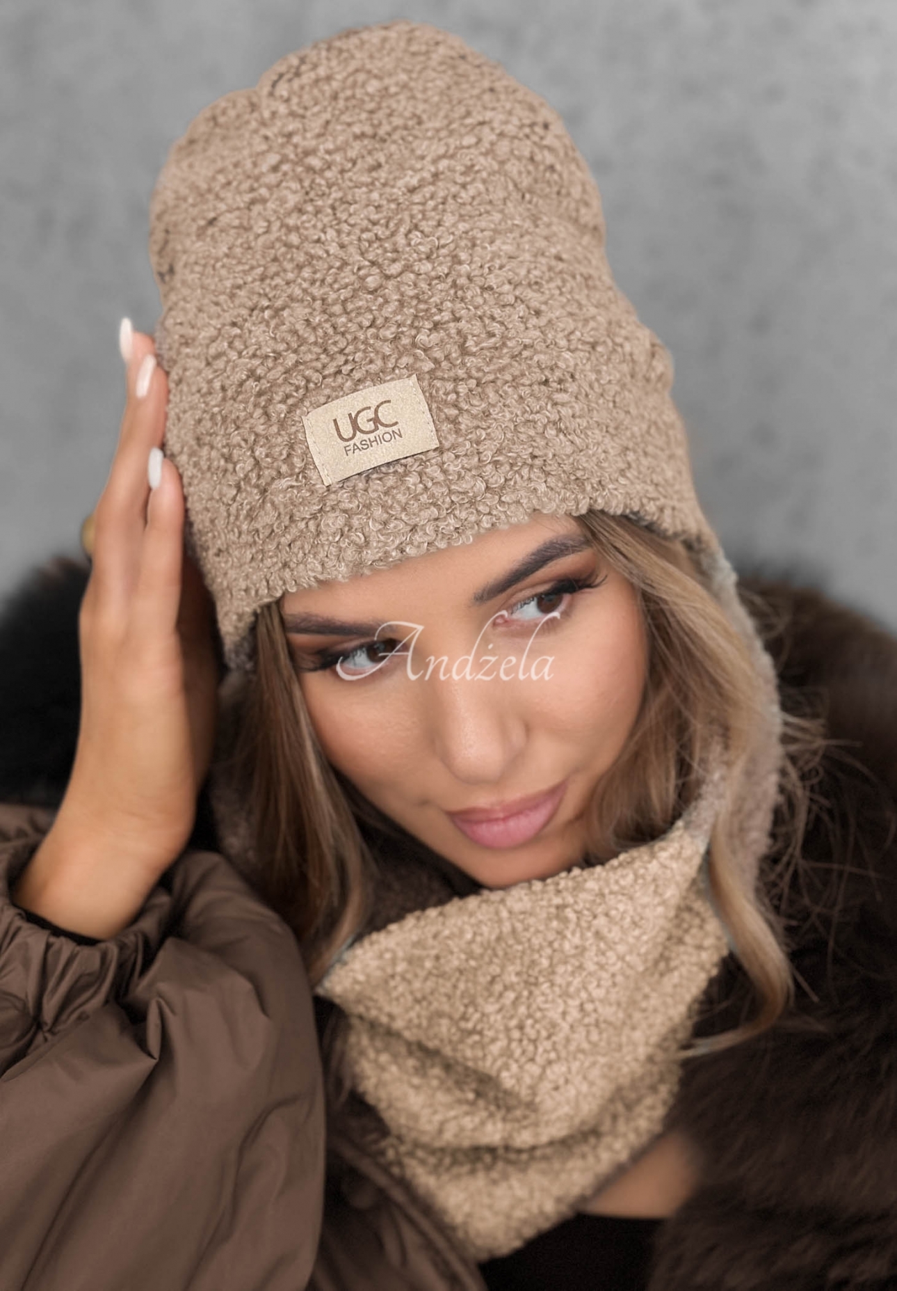 Súprava čiapka a komín s kožúškom Winter Lady béžový