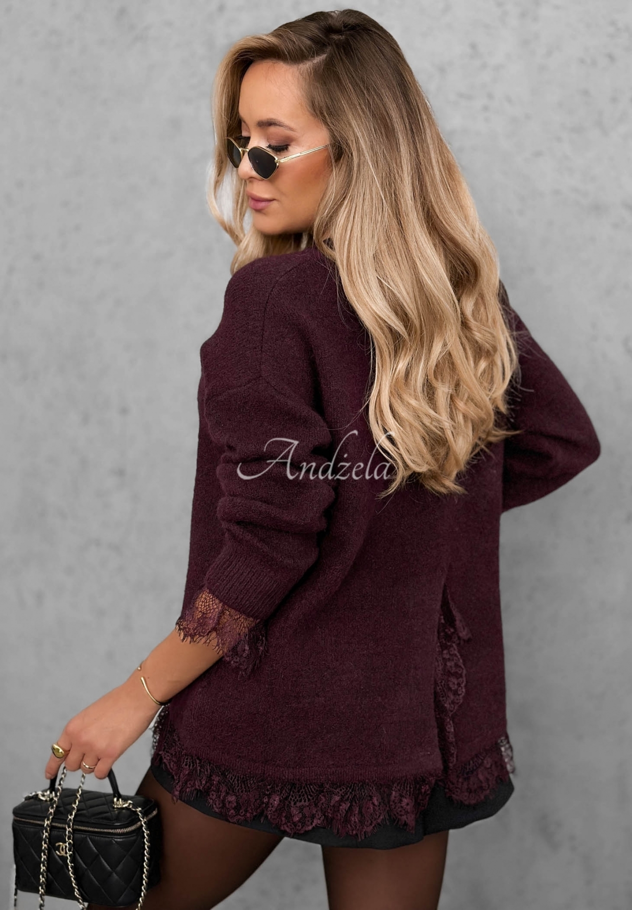 Oversize sveter s vlnou a čipkou Cozy Softness bordová