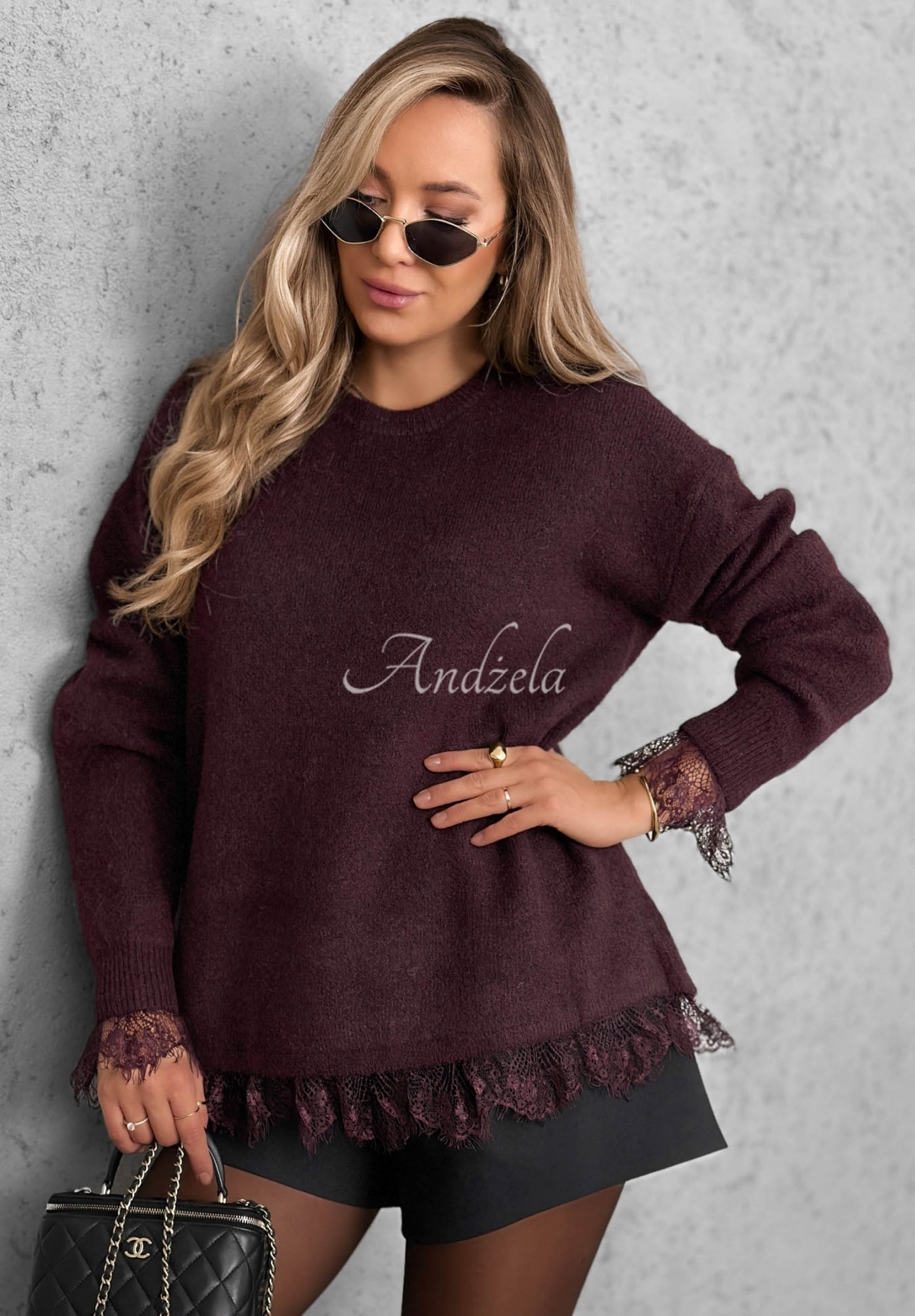 Oversize sveter s vlnou a čipkou Cozy Softness bordová