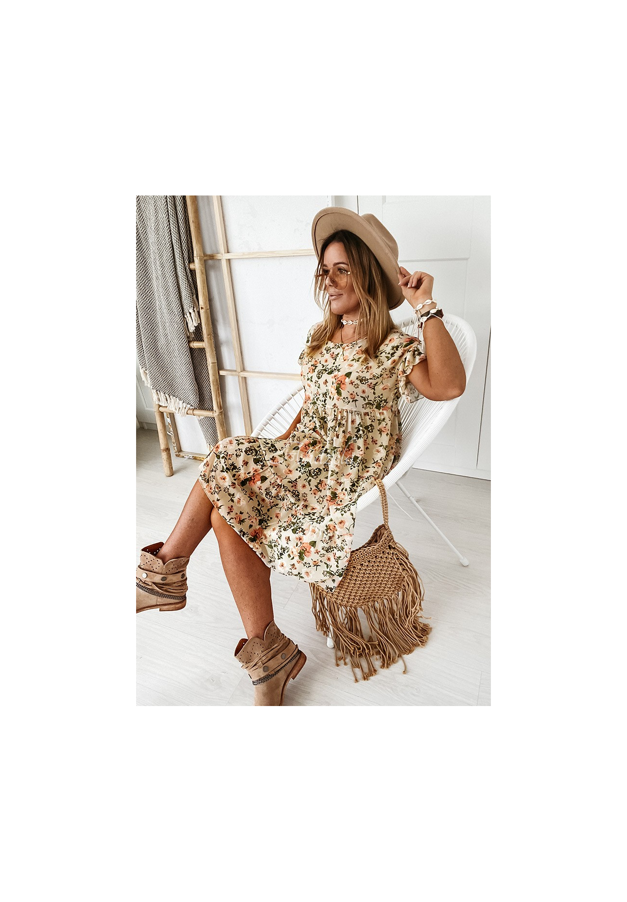 Kvetované šaty Bellarose béžová