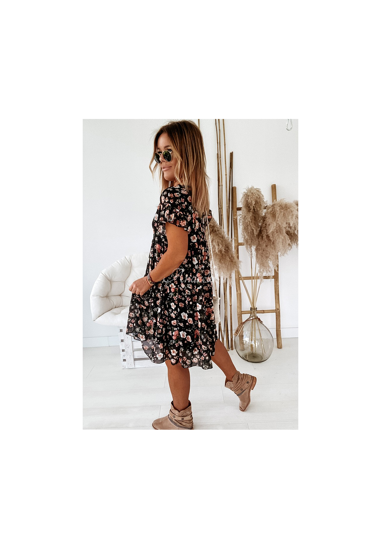 Kvetované šaty Bellarose čierna